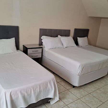 Casa Santa Amelia C/ Garagem Villa Sao Roque  Bagian luar foto
